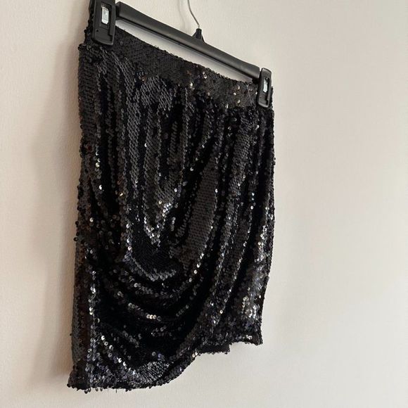 4th + Reckless Drape Sequin Mini Skirt | Black | Size XS (NWT) - Picture 4 of 10